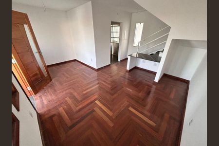 Casa à venda com 2 quartos, 124m² em Salgado Filho, Belo Horizonte