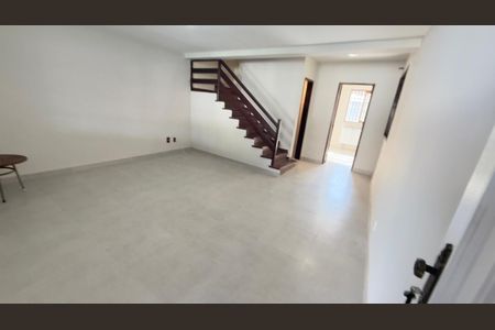 Casa à venda com 3 quartos, 240m² em Maravista, Niterói