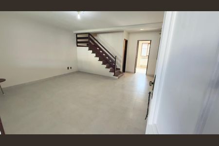 Casa à venda com 3 quartos, 240m² em Maravista, Niterói