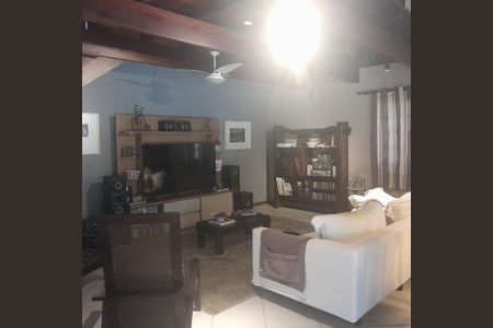 Casa à venda com 4 quartos, 360m² em Engenho do Mato, Niterói