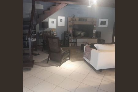 Casa à venda com 4 quartos, 360m² em Engenho do Mato, Niterói