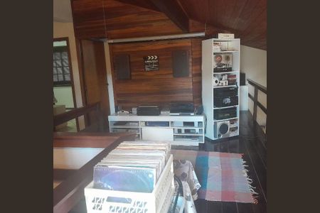 Casa à venda com 4 quartos, 360m² em Engenho do Mato, Niterói