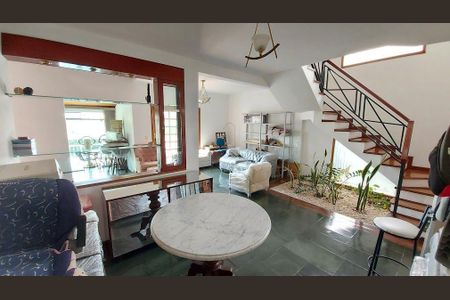 Casa à venda com 3 quartos, 400m² em Parque dos Principes, São Paulo