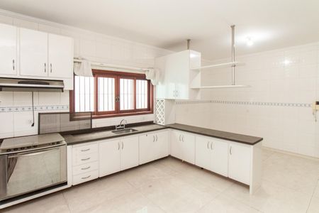 Casa à venda com 239m², 4 quartos e 4 vagasCozinha