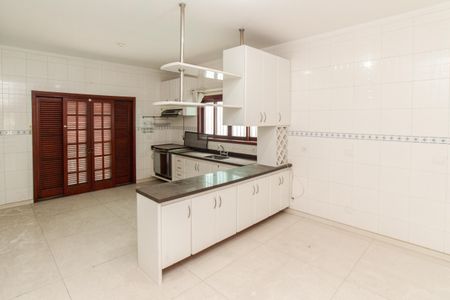 Casa à venda com 239m², 4 quartos e 4 vagasCozinha