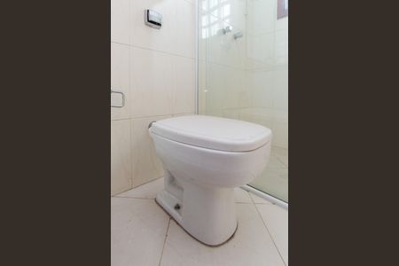 Casa à venda com 239m², 4 quartos e 4 vagasBanheiro Social