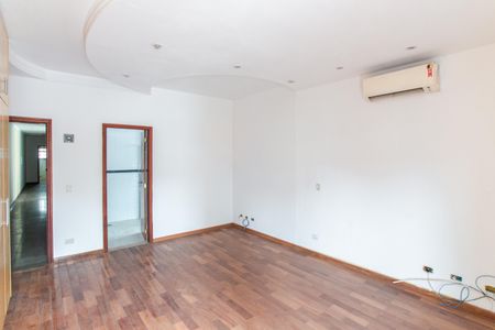 Casa à venda com 239m², 4 quartos e 4 vagasSuíte 1