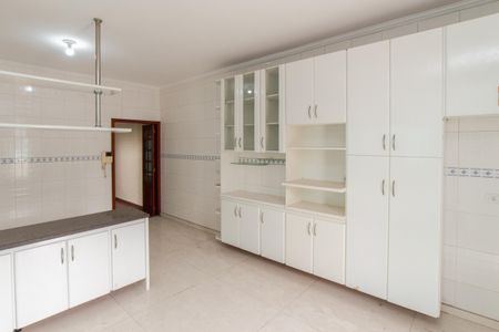 Casa à venda com 239m², 4 quartos e 4 vagasCozinha