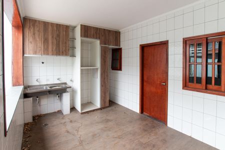 Casa à venda com 239m², 4 quartos e 4 vagasÁrea de Serviço