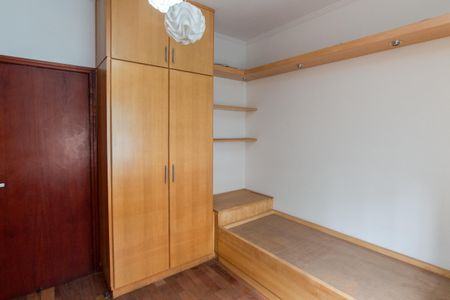 Casa à venda com 239m², 4 quartos e 4 vagasSuíte 2