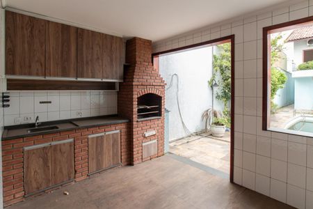 Casa à venda com 239m², 4 quartos e 4 vagasÁrea de Serviço