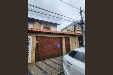 Casa à venda com 239m², 4 quartos e 4 vagasFachada