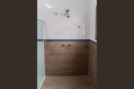 Casa à venda com 239m², 4 quartos e 4 vagasBanheiro da Suíte 1