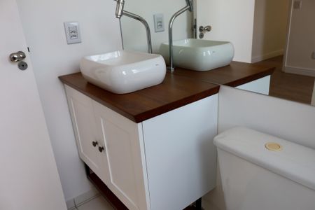 Apartamento à venda com 57m², 2 quartos e 1 vagaBanheiro da Suíte 2