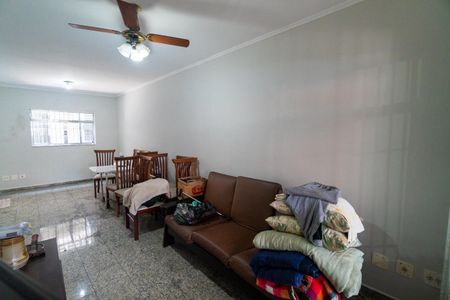 Casa à venda com 183m², 3 quartos e 2 vagasSala