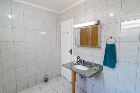 Casa à venda com 183m², 3 quartos e 2 vagasBanheiro