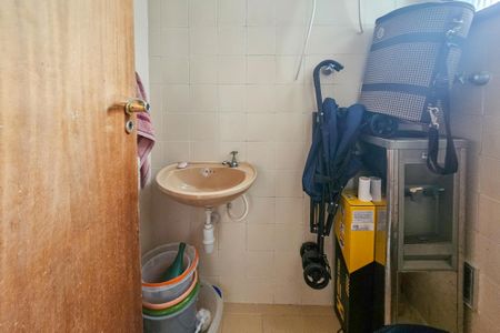 Apartamento para alugar com 98m², 3 quartos e 2 vagasBanheiro de Serviço