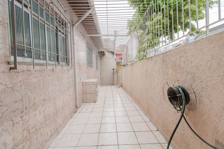 Casa para alugar com 250m², 2 quartos e 1 vagaQuintal