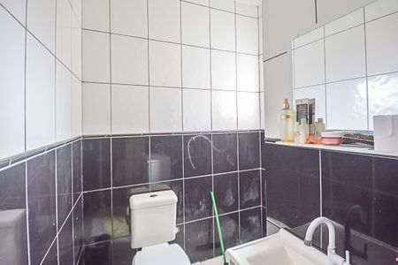 Casa à venda com 129m², 3 quartos e 4 vagasBanheiro da Suíte