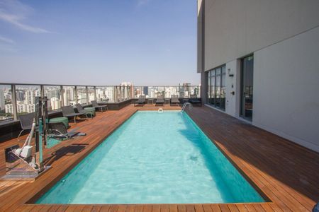 Studio para alugar com 27m², 1 quarto e sem vaga Studio para alugar com 27m², 1 quarto e sem vagaÁrea comum - Piscina