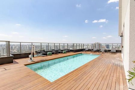 Studio para alugar com 27m², 1 quarto e sem vaga Studio para alugar com 27m², 1 quarto e sem vagaÁrea comum - Piscina