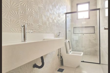 Casa à venda com 232m², 3 quartos e 3 vagas Casa à venda com 232m², 3 quartos e 3 vagasBanheiro Social