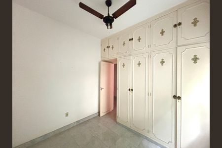 Quarto 1 de apartamento à venda com 2 quartos, 70m² em Copacabana, Rio de Janeiro