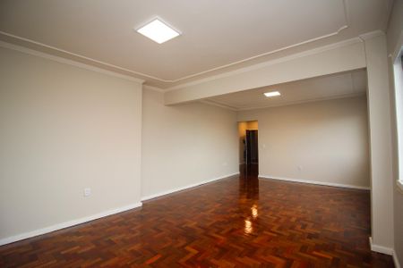 Sala de apartamento à venda com 3 quartos, 135m² em Santana, Porto Alegre