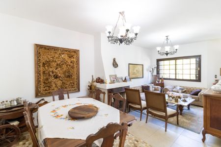 Sala de casa para alugar com 2 quartos, 140m² em Guarujá, Porto Alegre