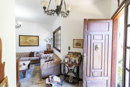 Sala de casa para alugar com 2 quartos, 140m² em Guarujá, Porto Alegre