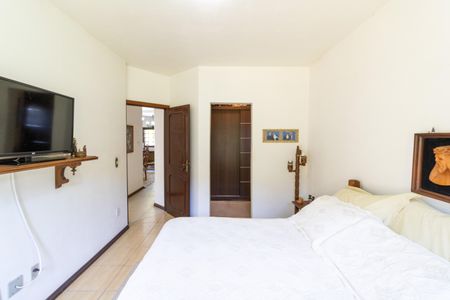 Casa à venda com 140m², 2 quartos e 3 vagasSuíte 2