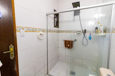 Casa à venda com 140m², 2 quartos e 3 vagasBanheiro da Suíte 1
