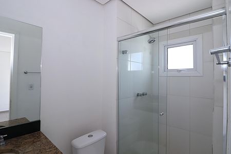 Apartamento à venda com 69m², 2 quartos e 2 vagasBanheiro da Suíte