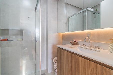 Casa à venda com 230m², 3 quartos e 2 vagasBanheiro da Suíte