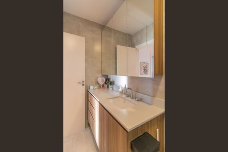 Casa à venda com 230m², 3 quartos e 2 vagasBanheiro Social