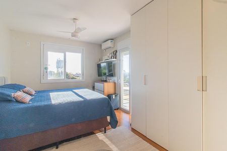 Casa à venda com 230m², 3 quartos e 2 vagasSuíte