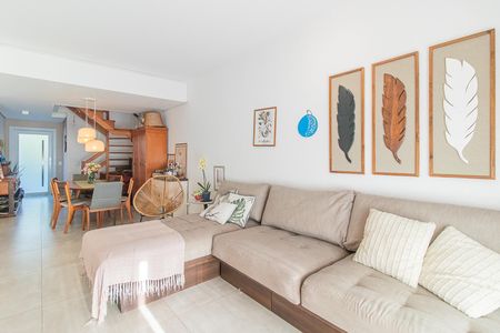 Sala de casa para alugar com 3 quartos, 230m² em Espírito Santo, Porto Alegre