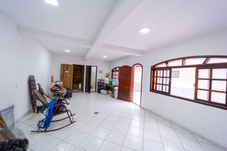 Casa para alugar com 300m², 3 quartos e 5 vagasÁrea de Serviço - Edícula