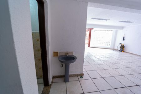 Casa para alugar com 300m², 3 quartos e 5 vagasLavabo da Garagem