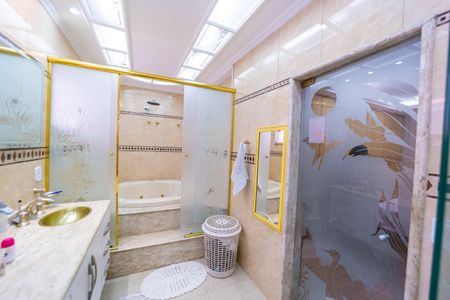 Casa para alugar com 300m², 3 quartos e 5 vagasBanheiro da Suíte 2