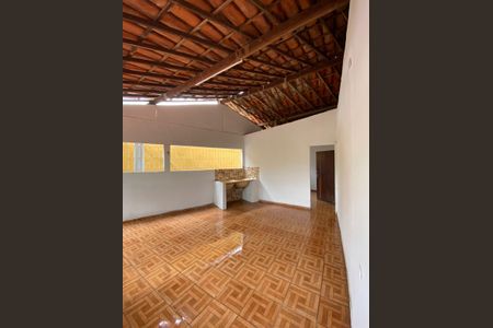 Casa à venda com 250m², 4 quartos e 5 vagasÁrea de Serviço