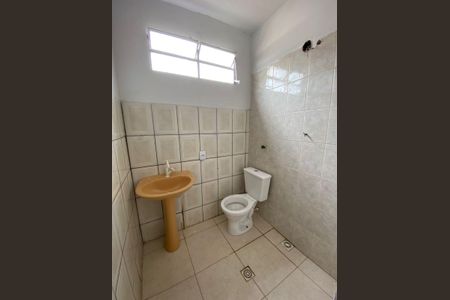 Casa à venda com 250m², 4 quartos e 5 vagasBanheiro de Serviço