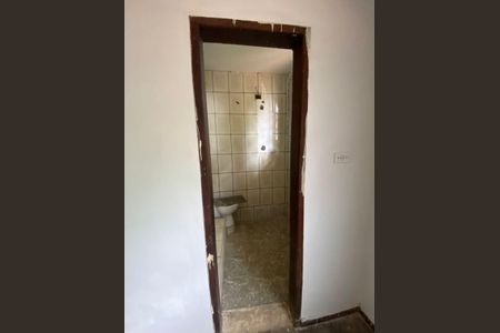 Casa à venda com 250m², 4 quartos e 5 vagasBanheiro de Serviço