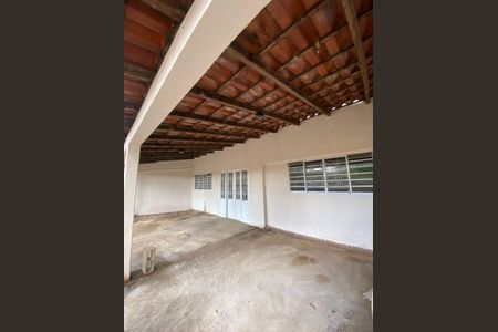 Casa à venda com 250m², 4 quartos e 5 vagasÁrea de Serviço