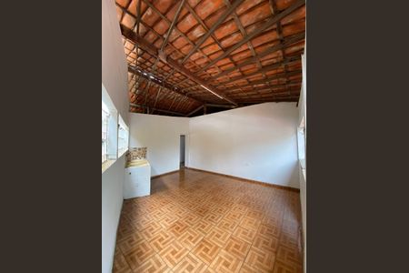 Casa à venda com 250m², 4 quartos e 5 vagasÁrea de Serviço