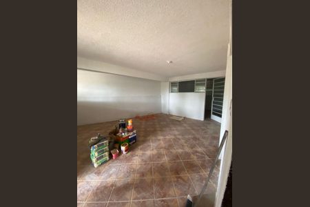 Casa à venda com 250m², 4 quartos e 5 vagasSala