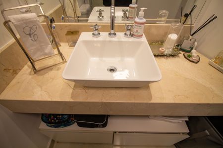 Apartamento à venda com 172m², 3 quartos e 2 vagasBanheiro da Suíte 2