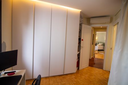 Apartamento à venda com 172m², 3 quartos e 2 vagasSuíte 1