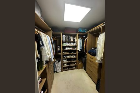 Apartamento à venda com 100m², 2 quartos e 1 vagaCloset