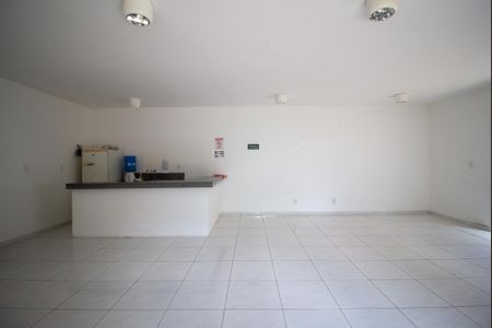 Apartamento para alugar com 50m², 2 quartos e 1 vaga Apartamento para alugar com 50m², 2 quartos e 1 vagaÁrea comum - Salão de festas